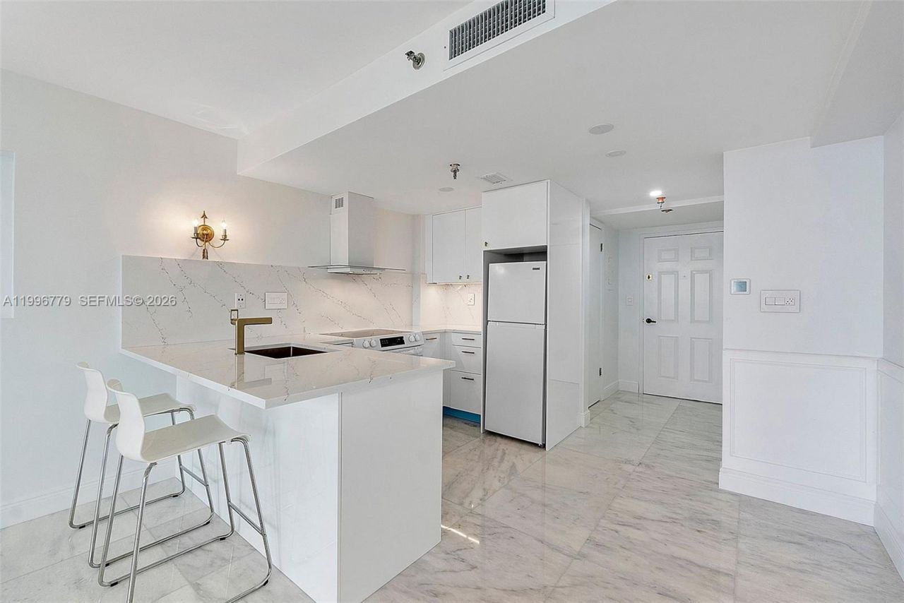 540 Brickell Key Dr, Unit 928, Miami, FL 33131 Photo