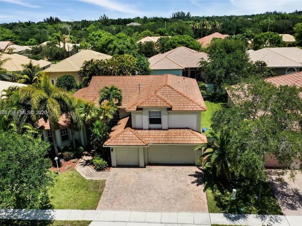 13813 NW 21st St, Pembroke Pines, FL 33028