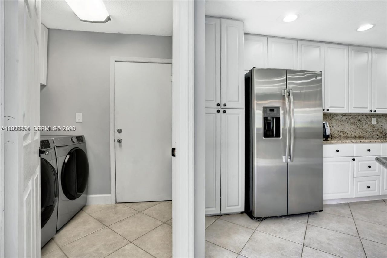 13813 NW 21st St, Pembroke Pines, FL 33028 Photo