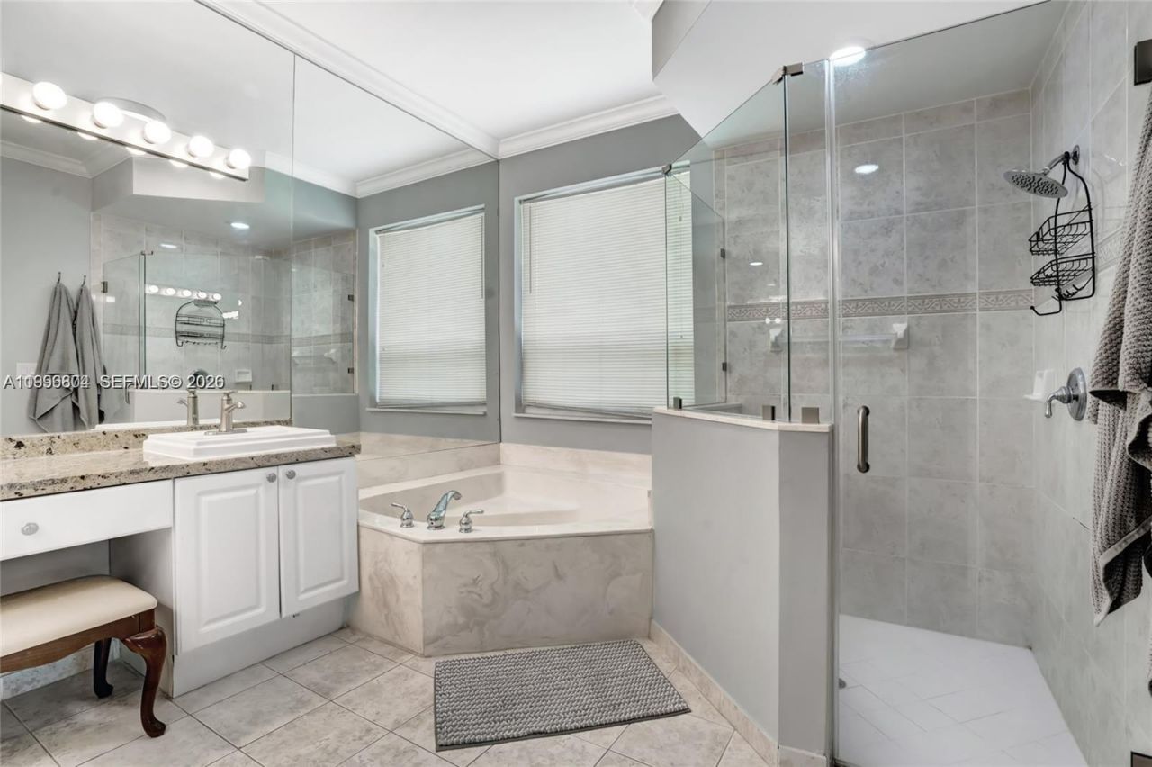 13813 NW 21st St, Pembroke Pines, FL 33028 Photo