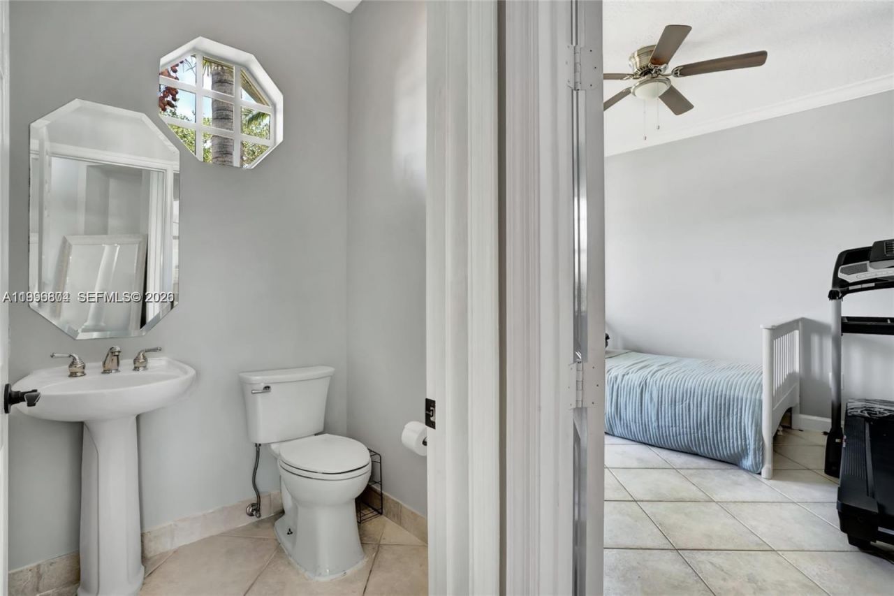 13813 NW 21st St, Pembroke Pines, FL 33028 Photo