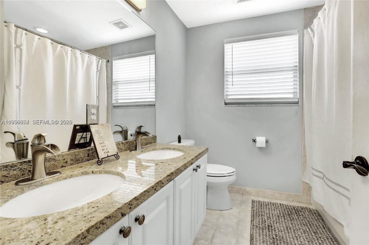 13813 NW 21st St, Pembroke Pines, FL 33028 Photo