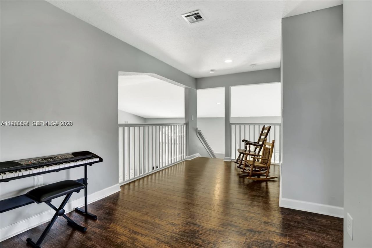 13813 NW 21st St, Pembroke Pines, FL 33028 Photo