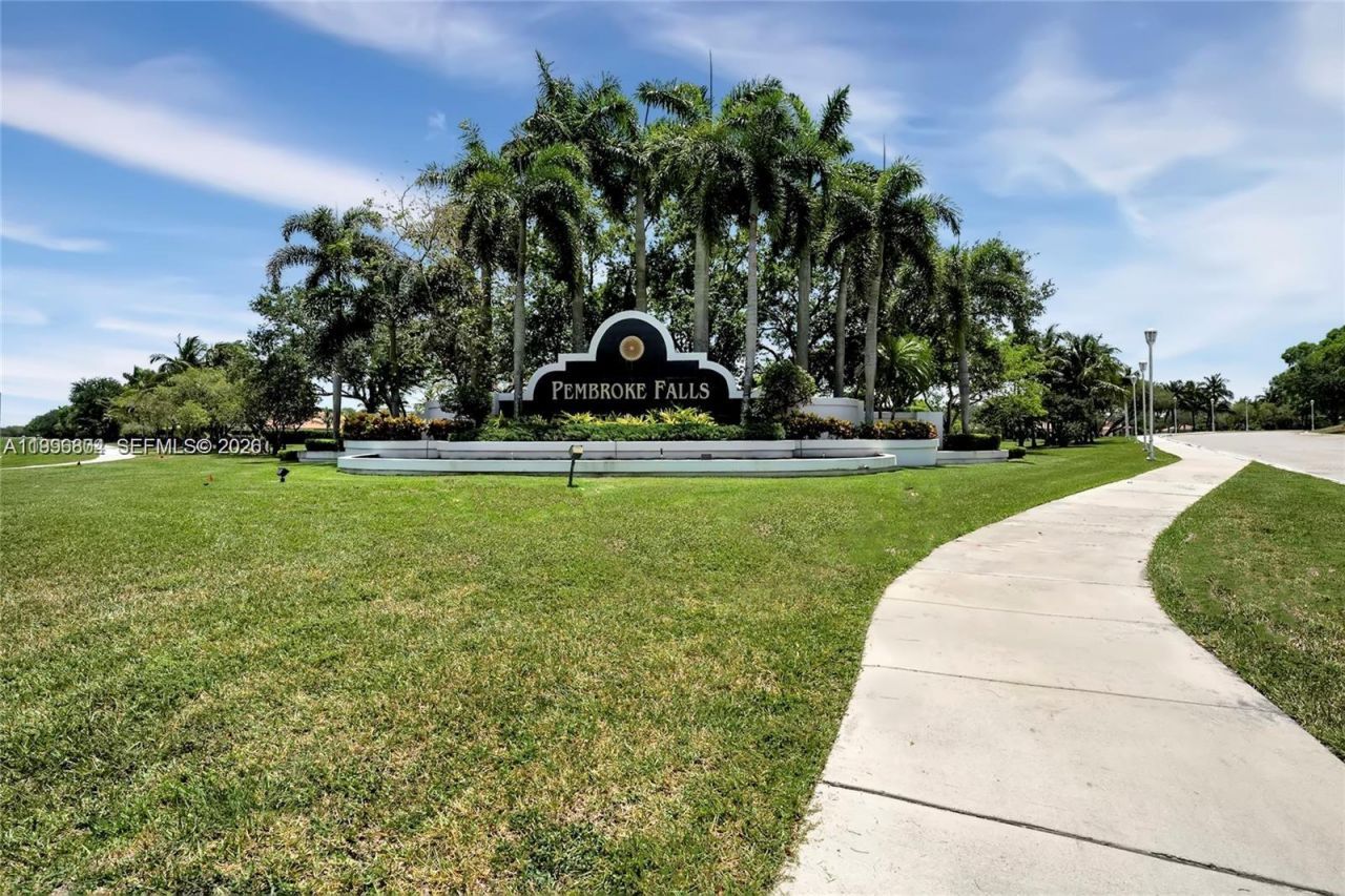 13813 NW 21st St, Pembroke Pines, FL 33028 Photo