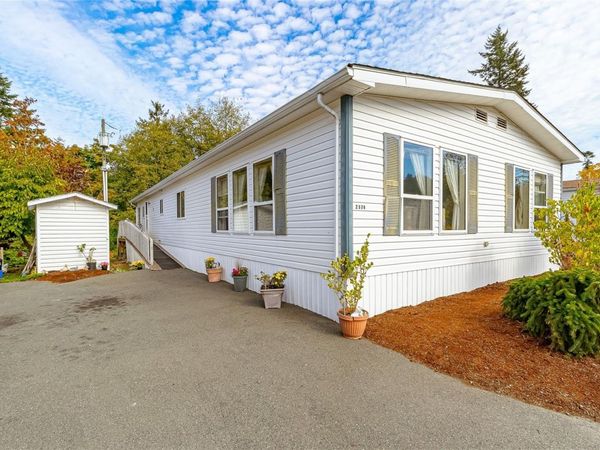 2574 Heron Way, Central Saanich, BC V8M 2E1