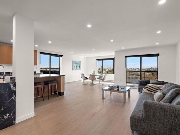 103 Gorge Rd E, Unit PH1, Victoria, BC V9A 6Z2