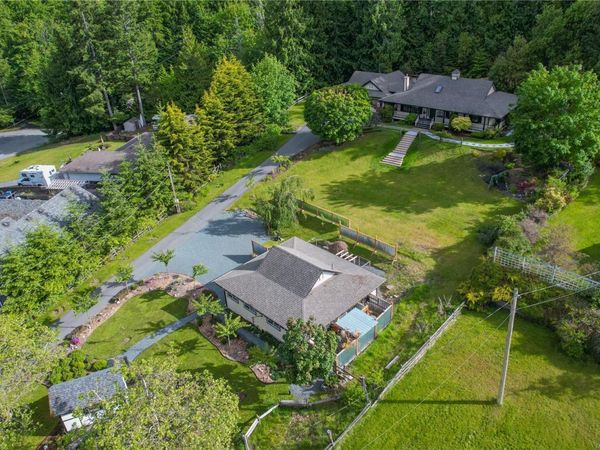 1582 Wilmot Ave, Shawnigan Lake, BC V0R 2W2