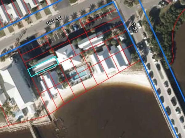 550 1st St, Unit 202, Cedar Key, FL 32625