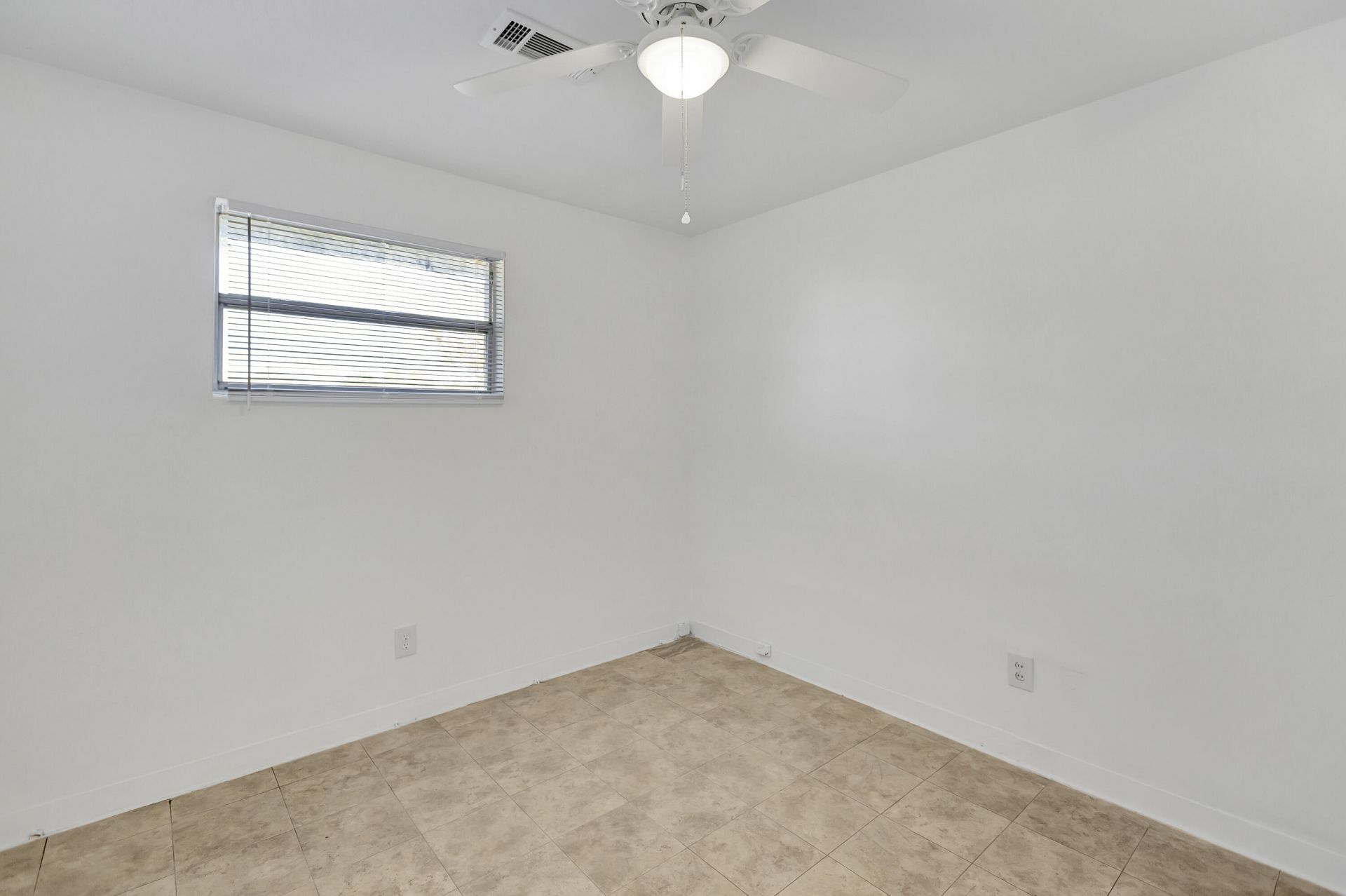 1639 Memminger Avenue Photo 16