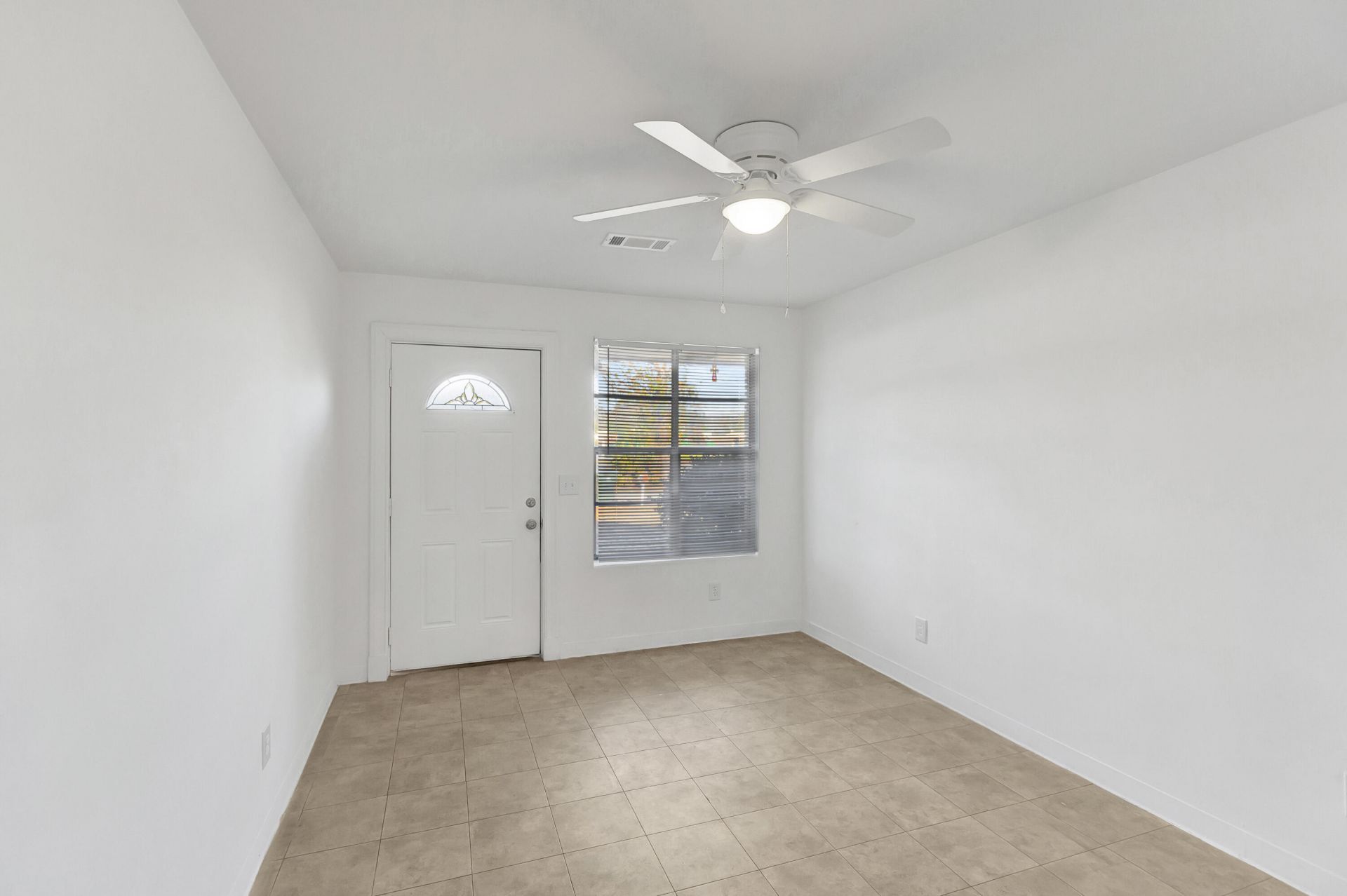 1639 Memminger Avenue Photo 4