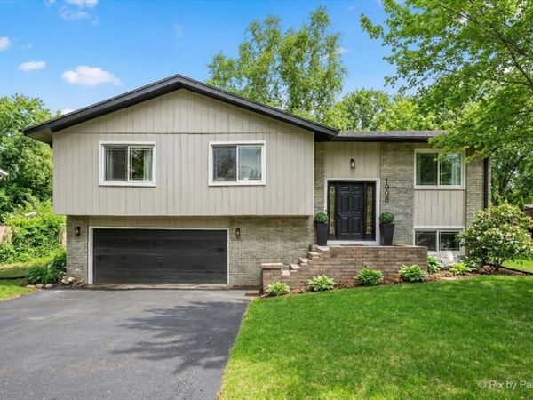 1908 Moore Avenue, St. Charles, IL 60174