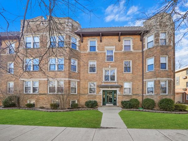 7404 N Oakley Avenue, Unit 1, Chicago, IL 60645