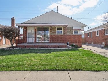 29720 Taylor Street , St. Clair Shores, MI 48082