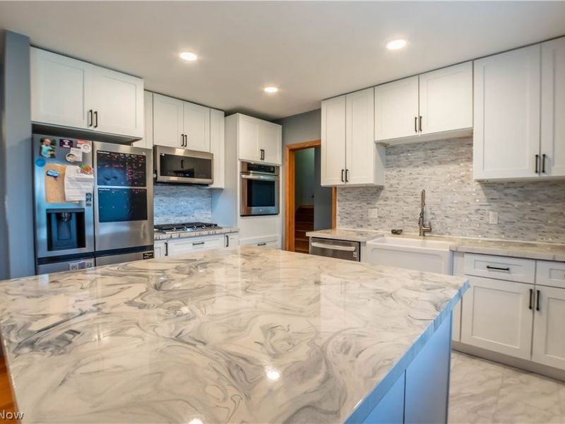 887 Delaware Avenue , Akron, OH 44303 Photo 18