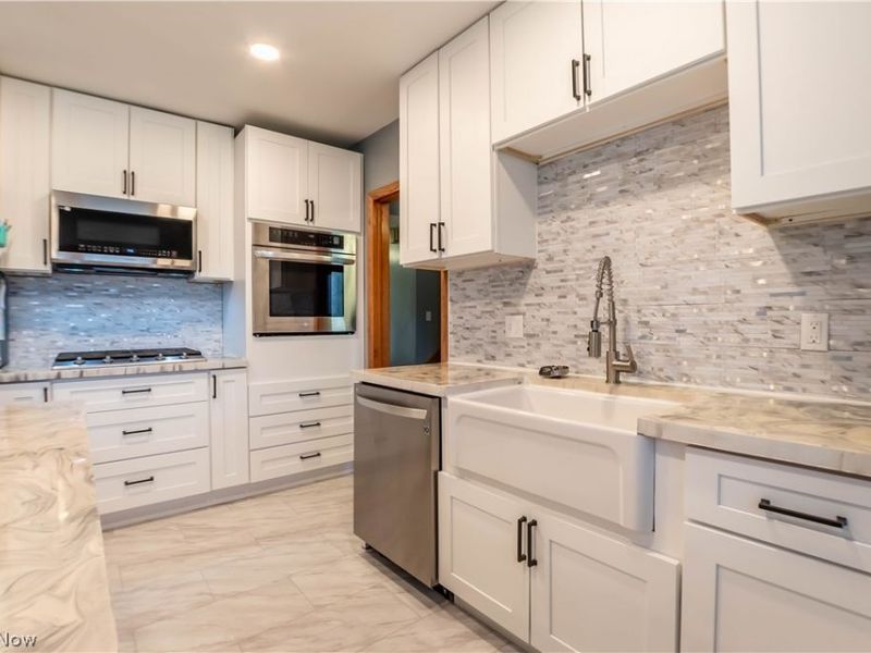 887 Delaware Avenue , Akron, OH 44303 Photo 19