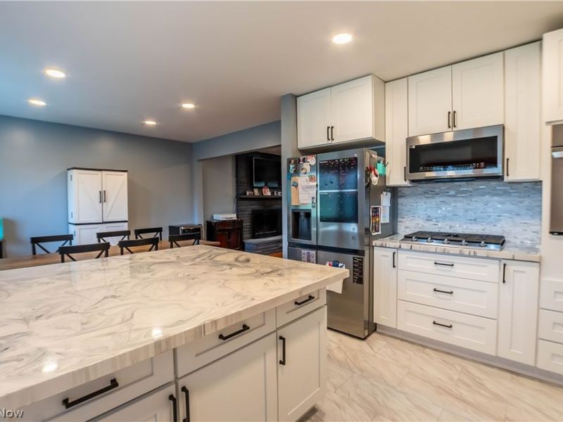 887 Delaware Avenue , Akron, OH 44303 Photo 20