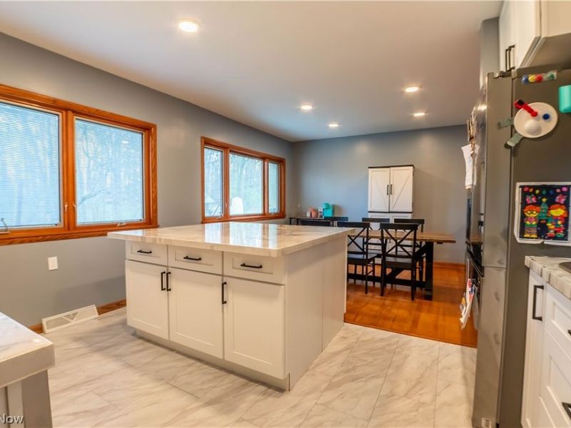 887 Delaware Avenue , Akron, OH 44303 Photo 22