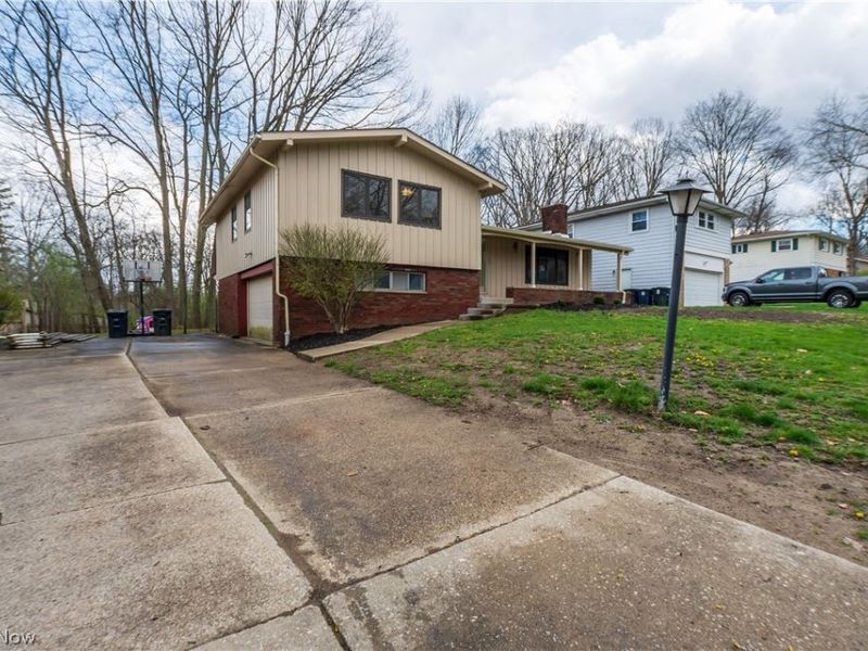 887 Delaware Avenue , Akron, OH 44303 Photo 3