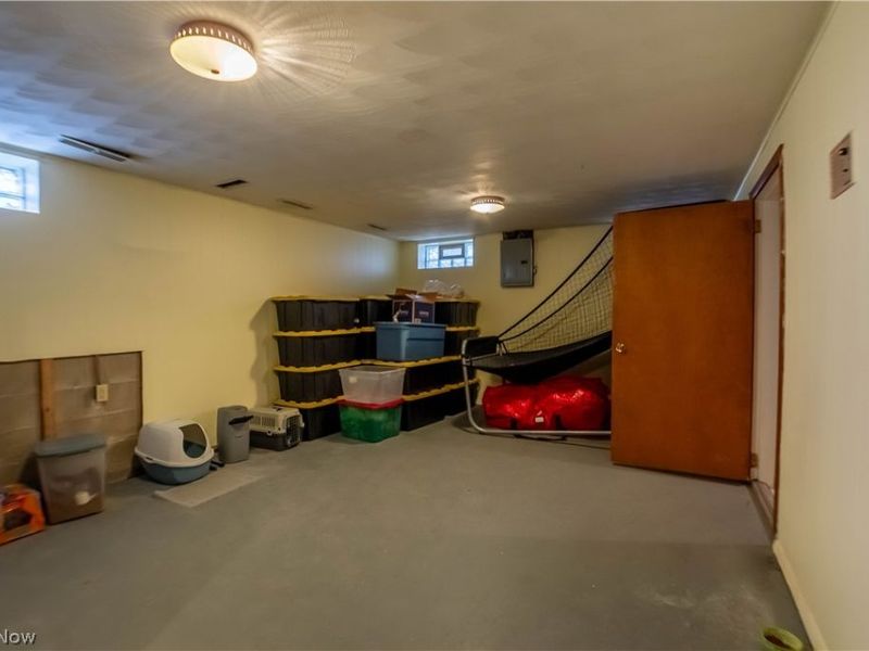 887 Delaware Avenue , Akron, OH 44303 Photo 33