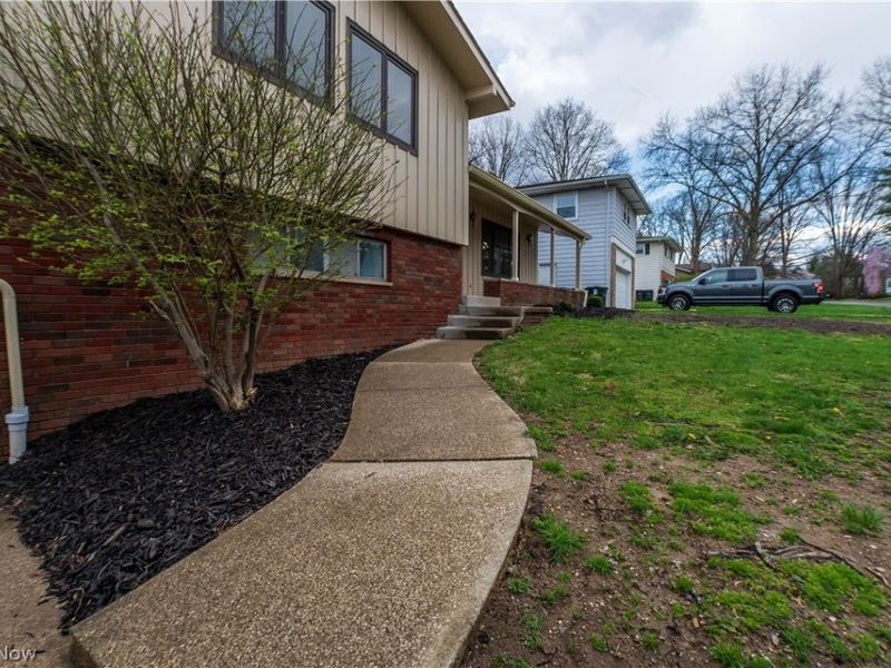 887 Delaware Avenue , Akron, OH 44303 Photo 5