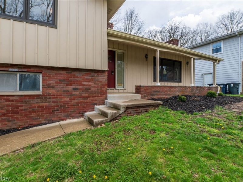 887 Delaware Avenue , Akron, OH 44303 Photo 6