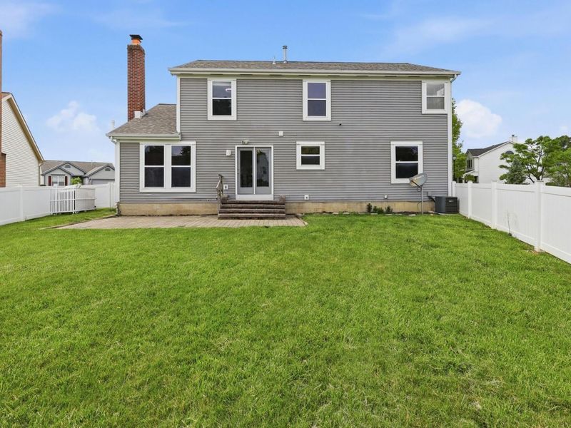 6437 Hemmingford Drive, Canal Winchester, OH 43110 Photo 2