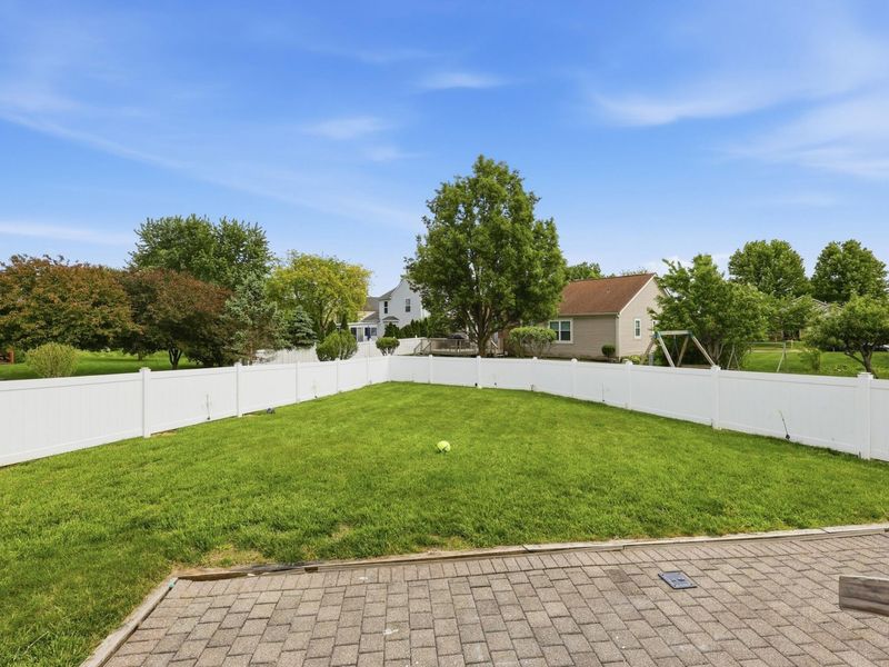 6437 Hemmingford Drive, Canal Winchester, OH 43110 Photo 3