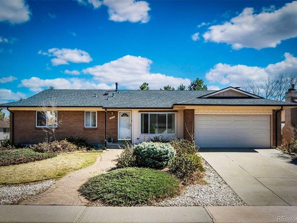 2012 S Yank Way, Lakewood, CO 80228