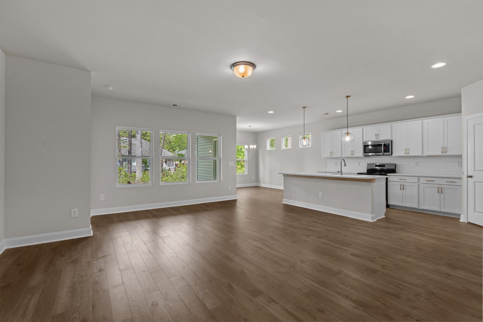 136 Furnies Place  Photo 2