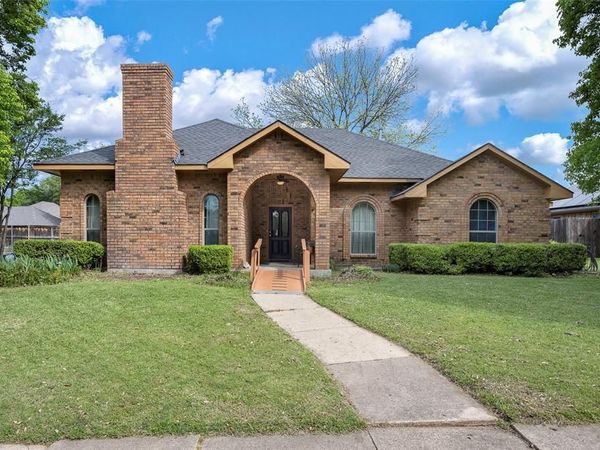 3805 Thornhill Way, Rowlett, TX 75088