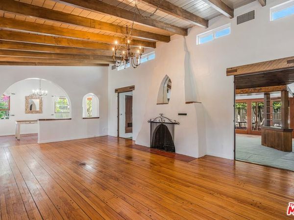 12255 Addison Street, Valley Village, CA 91607