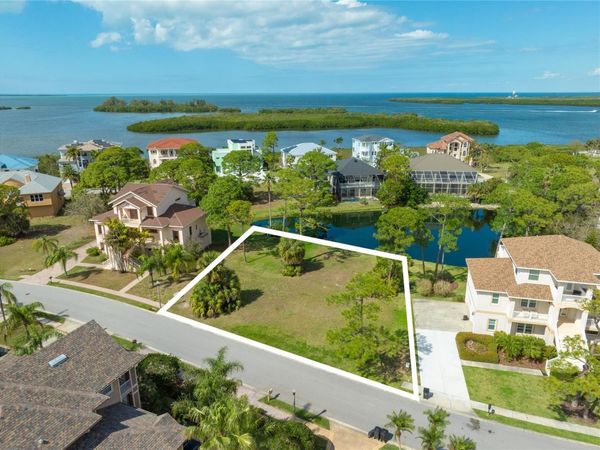 TARPON SPRINGS, FL 34689