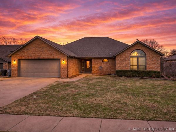 7915 S East Avenue , Tulsa, OK 74133