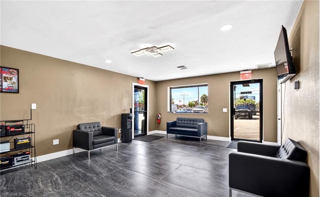 236 Pondella Rd , North Fort Myers, FL 33903 Photo