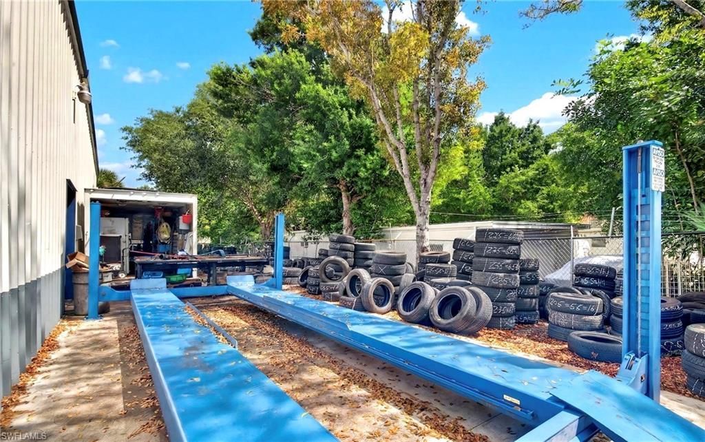 236 Pondella Rd , North Fort Myers, FL 33903 Photo