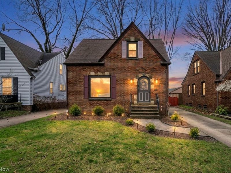 16209 Elsienna Avenue, Cleveland, OH 44135 Photo 1