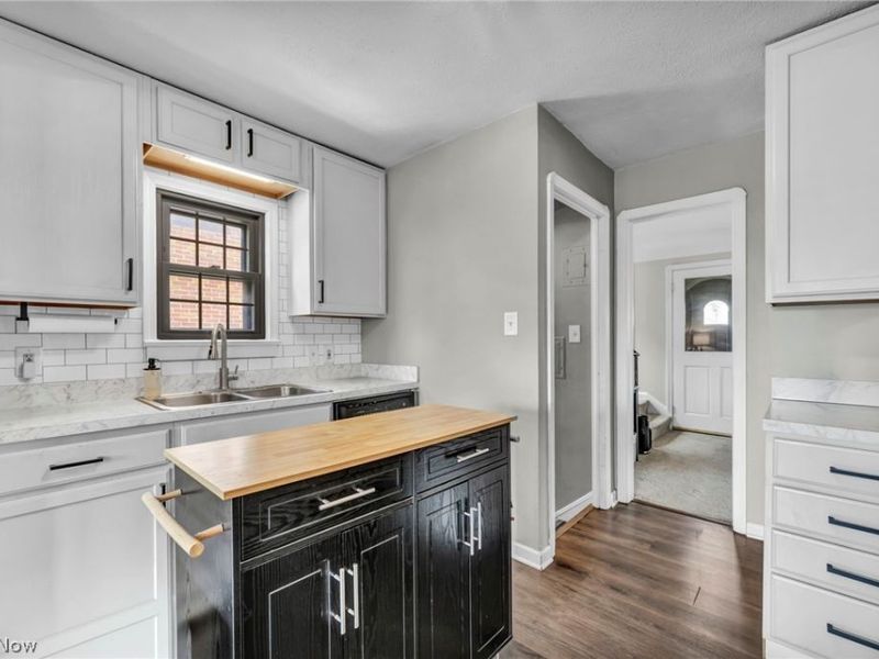 16209 Elsienna Avenue, Cleveland, OH 44135 Photo 11