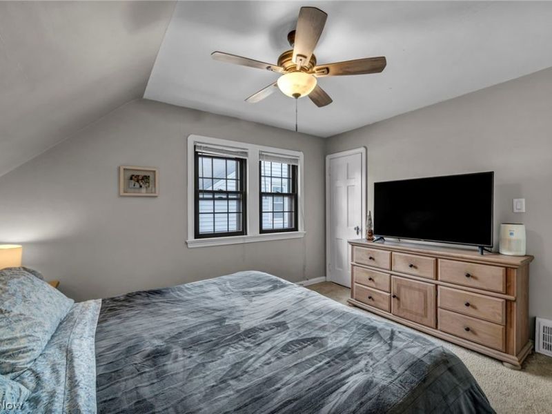 16209 Elsienna Avenue, Cleveland, OH 44135 Photo 28