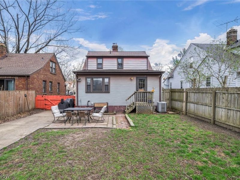 16209 Elsienna Avenue, Cleveland, OH 44135 Photo 4