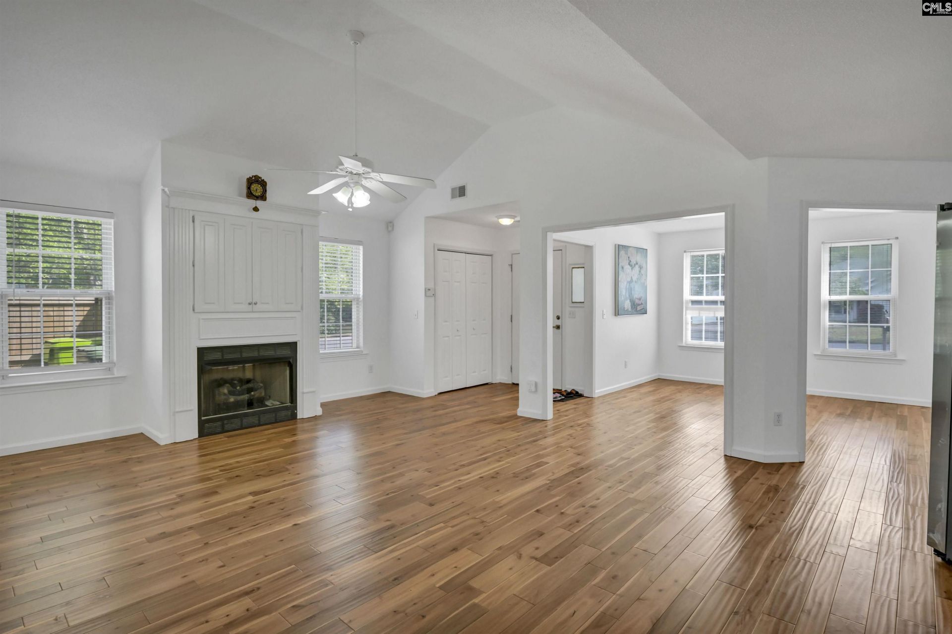 9 Twin Oaks Circle Photo 4