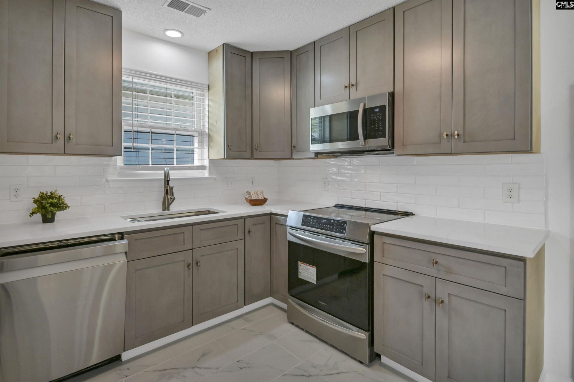 9 Twin Oaks Circle Photo 8