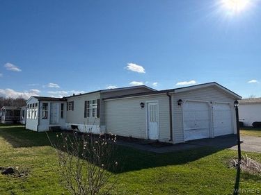 56 Golden Pond , Akron, NY 14001