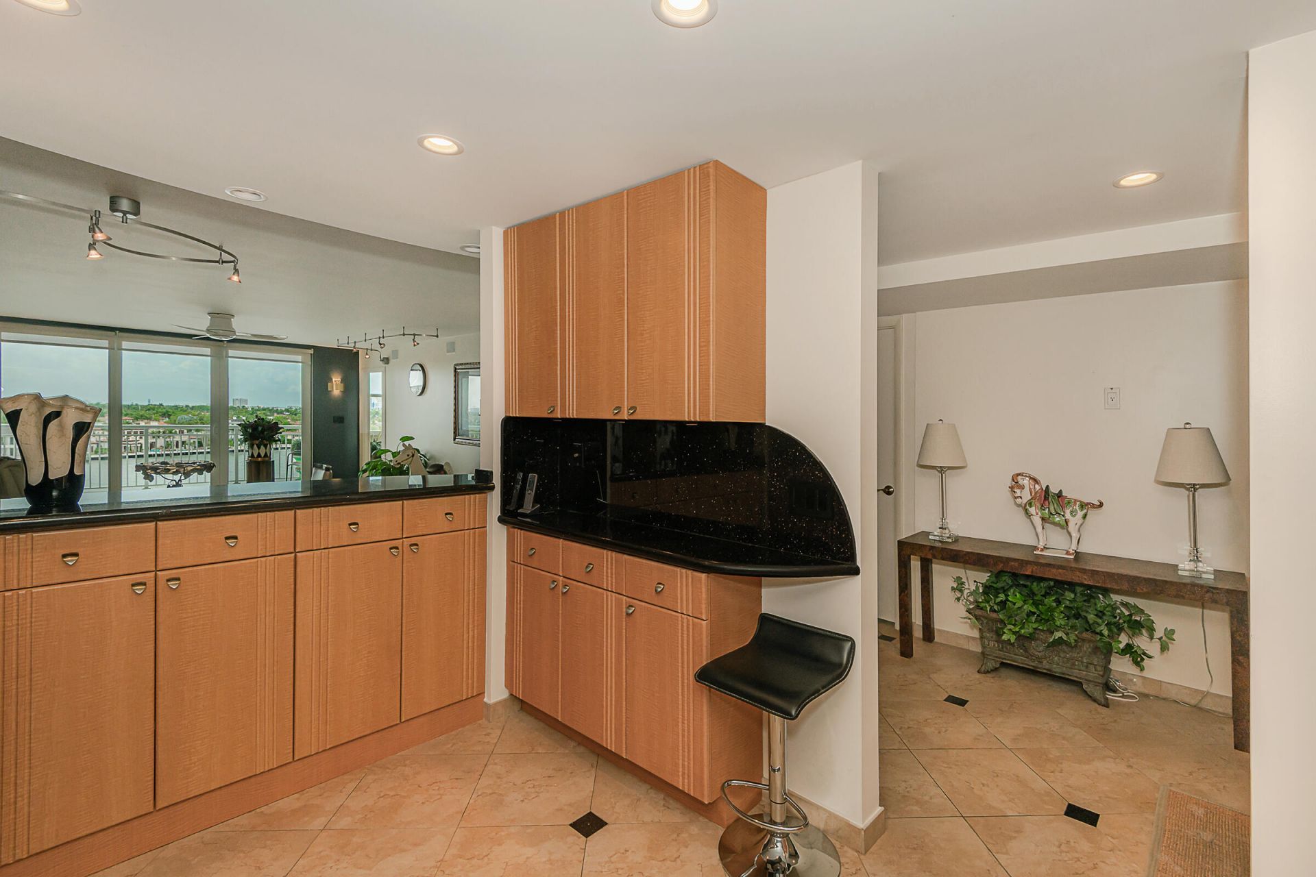 511 Bayshore Drive, Unit 707, Fort Lauderdale, FL 33304 Photo