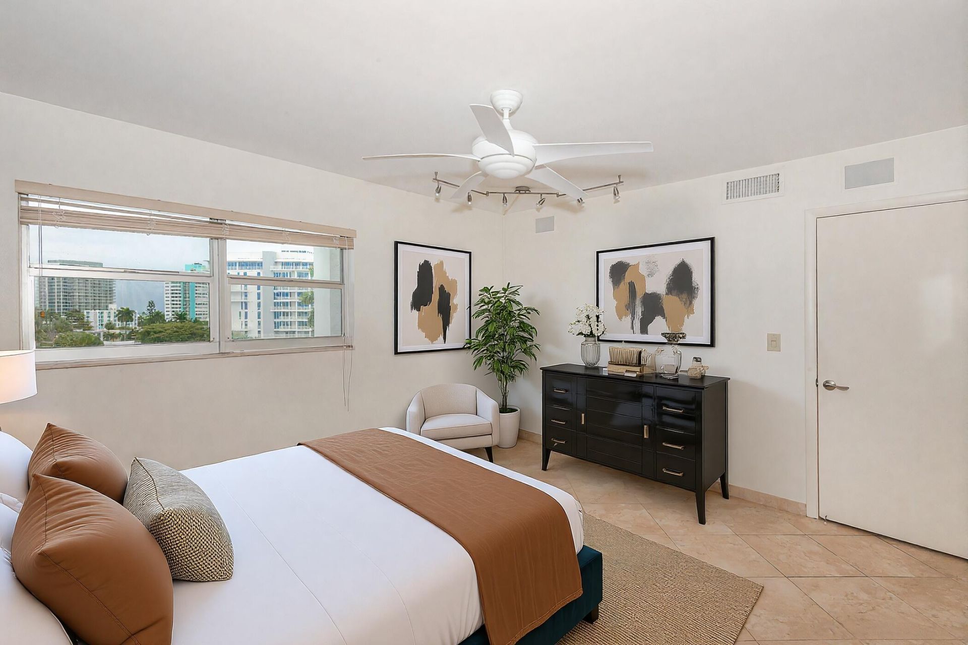 511 Bayshore Drive, Unit 707, Fort Lauderdale, FL 33304 Photo