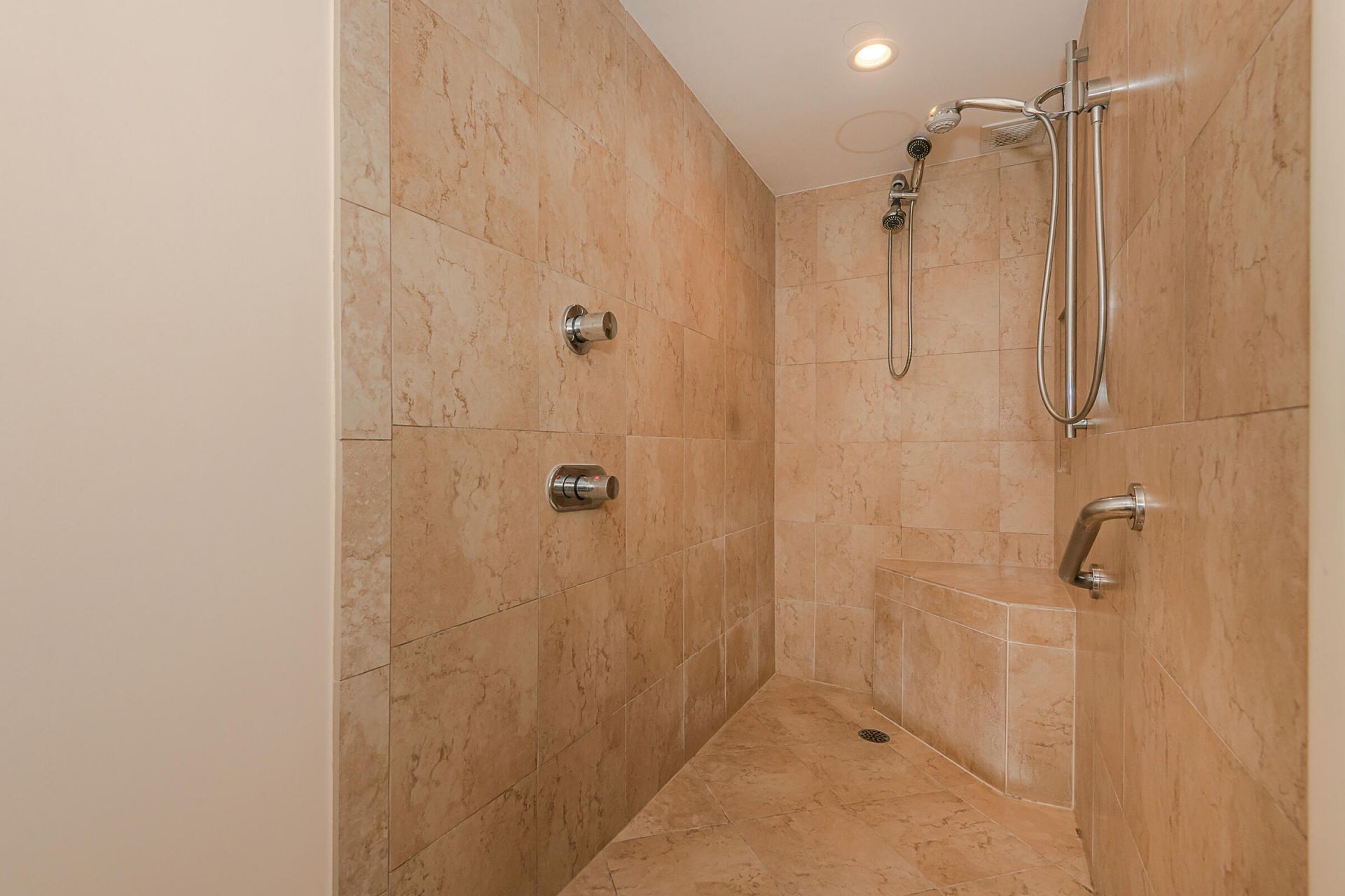 511 Bayshore Drive, Unit 707, Fort Lauderdale, FL 33304 Photo