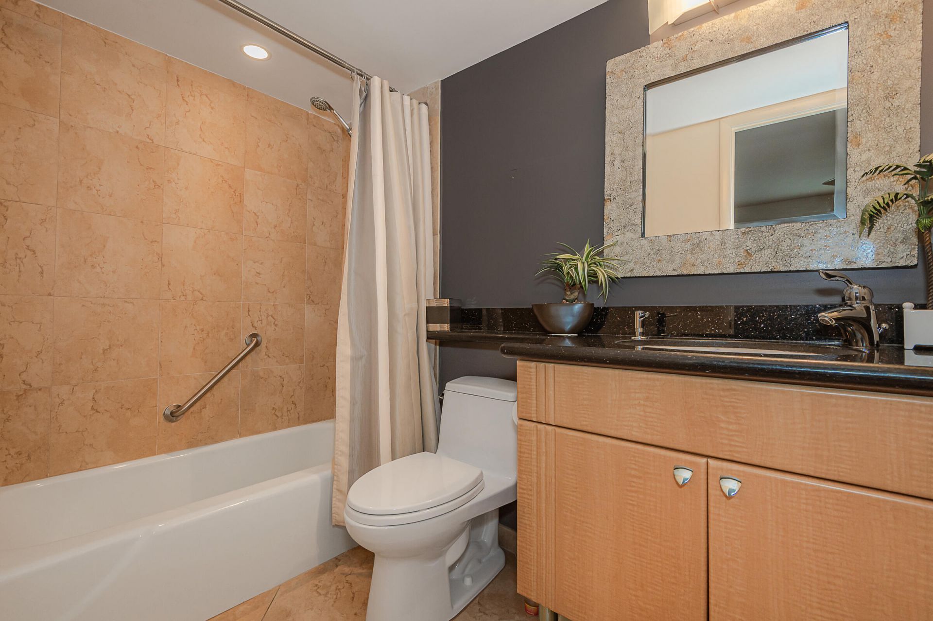 511 Bayshore Drive, Unit 707, Fort Lauderdale, FL 33304 Photo