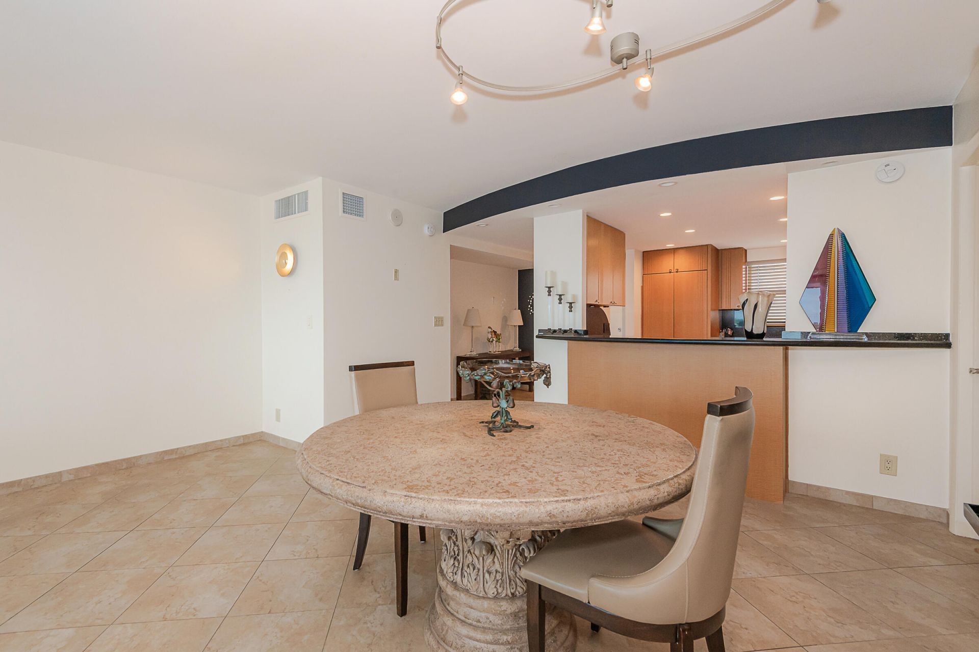 511 Bayshore Drive, Unit 707, Fort Lauderdale, FL 33304 Photo