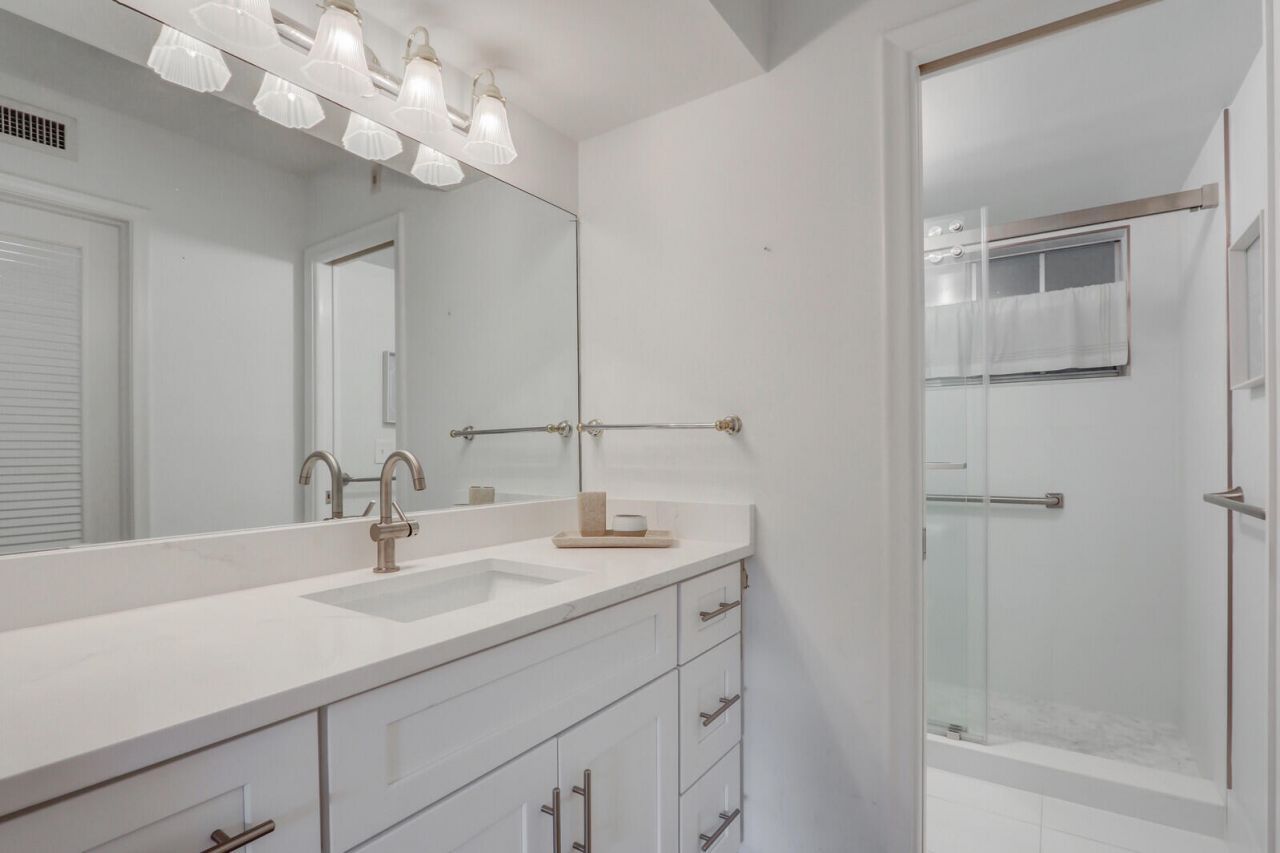 5540 Tamberlane Circle, Unit 118, Palm Beach Gardens, FL 33418 Photo