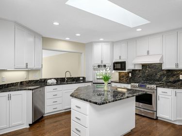 7798 Lochmere Terrace, Edina, MN 55439