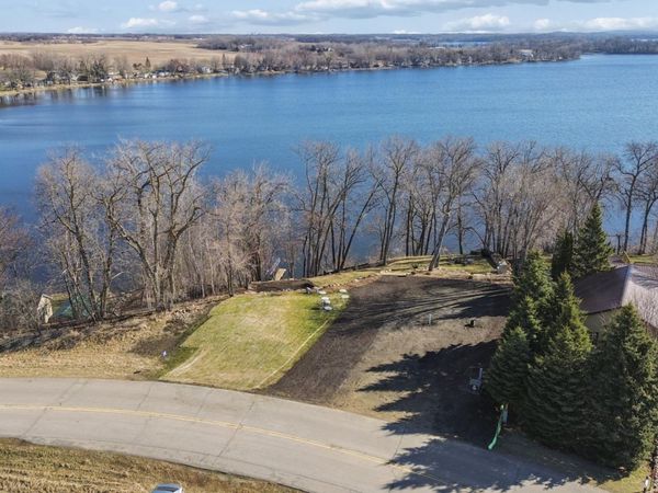 21280 654th Avenue , Litchfield, MN 55355